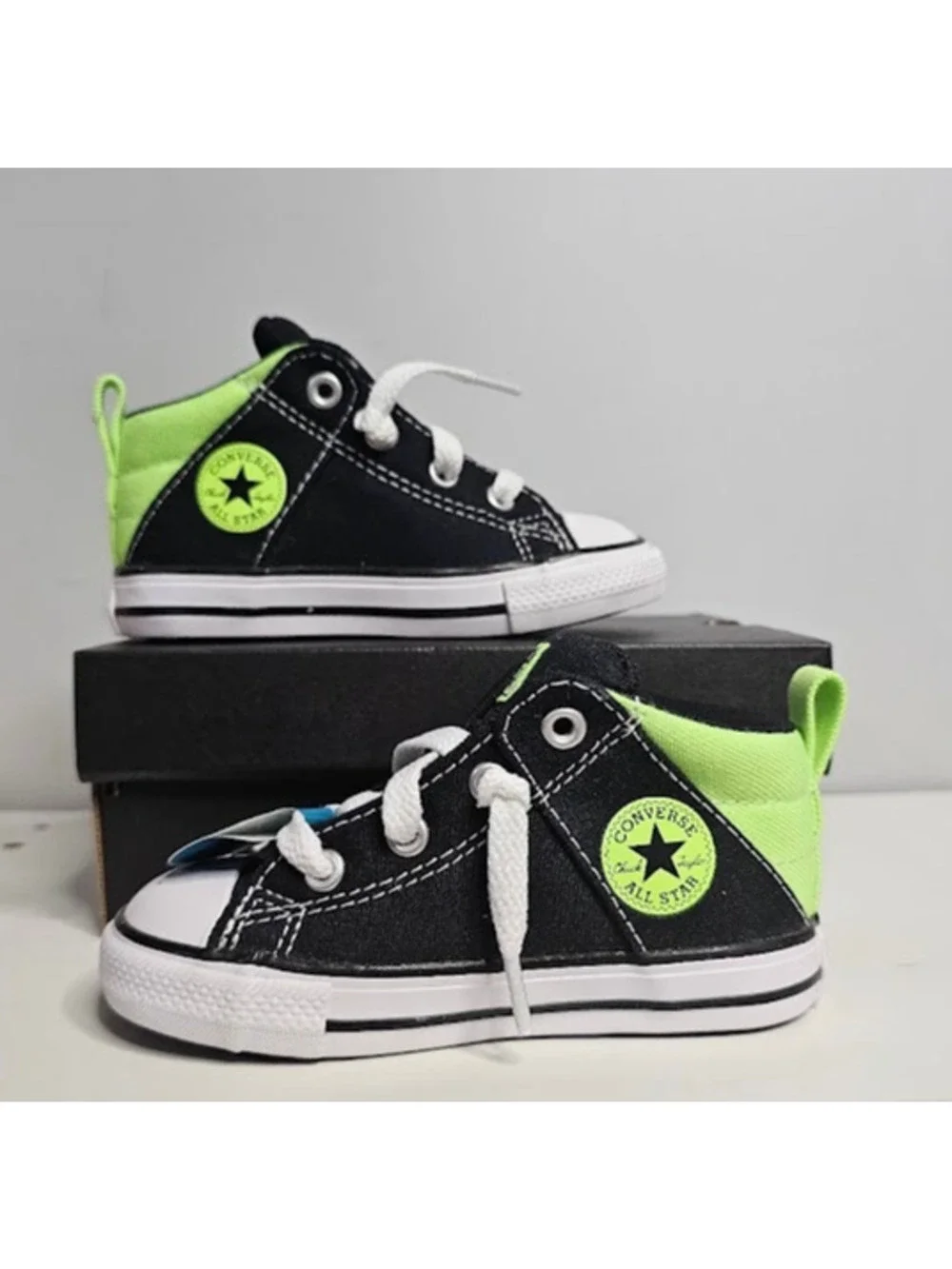 Converse Toddler Chuck Taylor All Star Axel Mid Sneaker A07370C Size 9 NWT